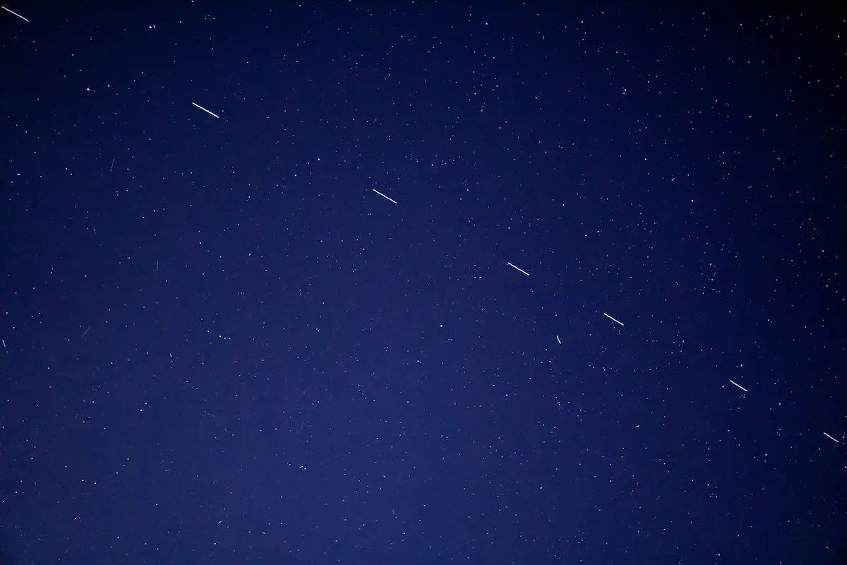 fiber internet vs starlink