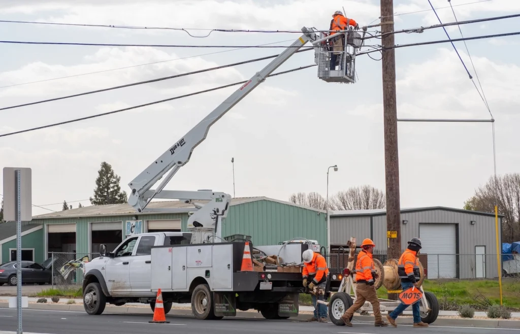 Construction of Fiber Network: Aerial Fiber Network